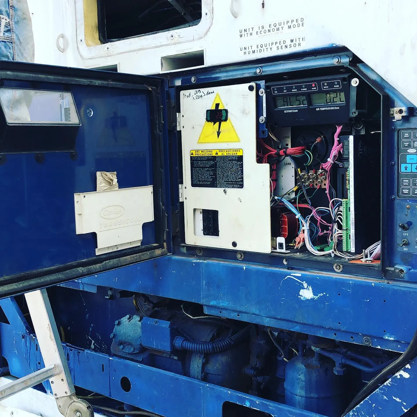 Painel elétrico aberto de unidade Carrier Transicold de contêiner frigorífico
